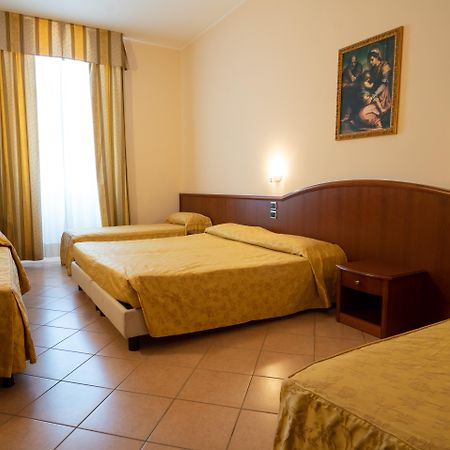 Garda Family House Hotel Castelletto Di Brenzone Exterior foto
