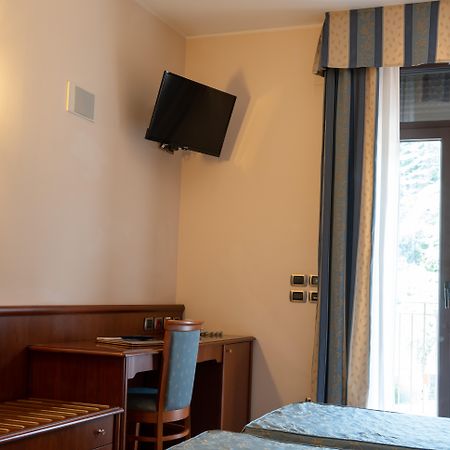 Garda Family House Hotel Castelletto Di Brenzone Exterior foto