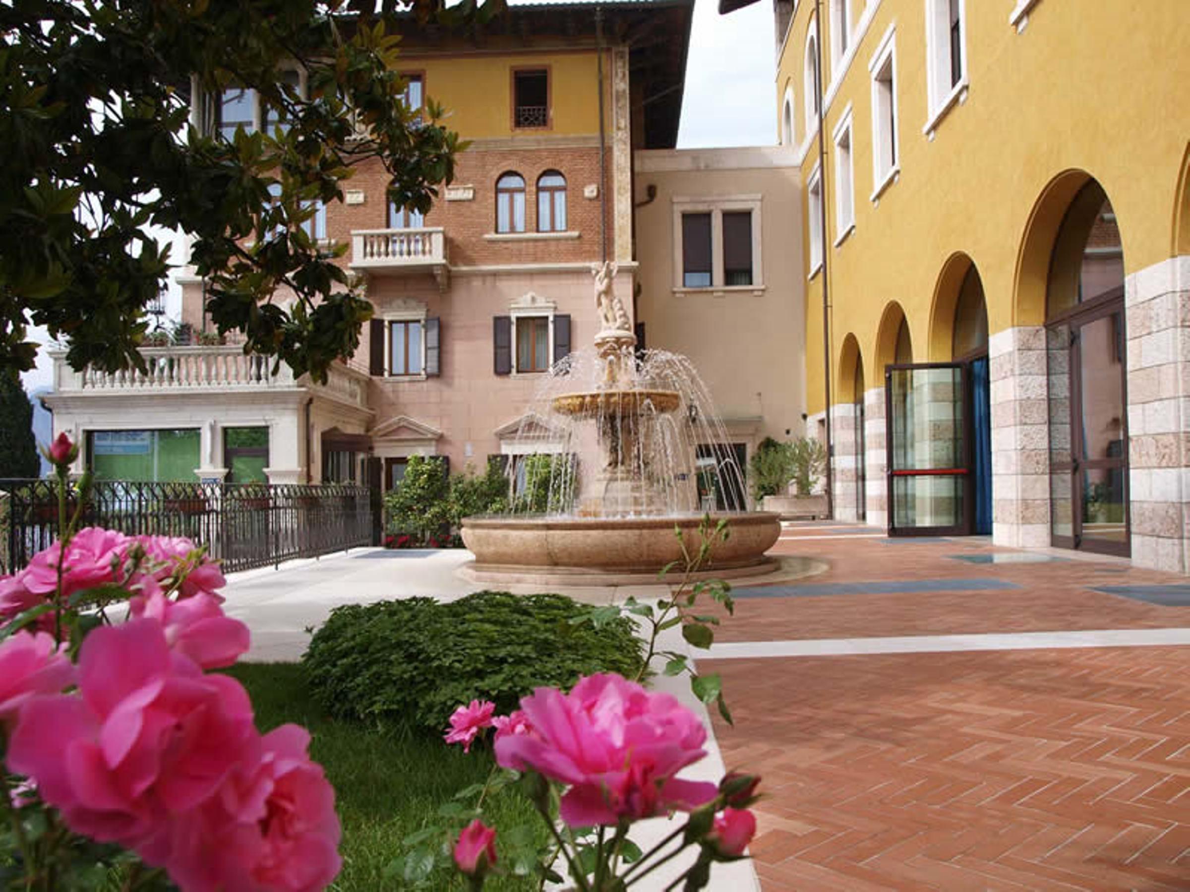 Garda Family House Hotel Castelletto Di Brenzone Exterior foto