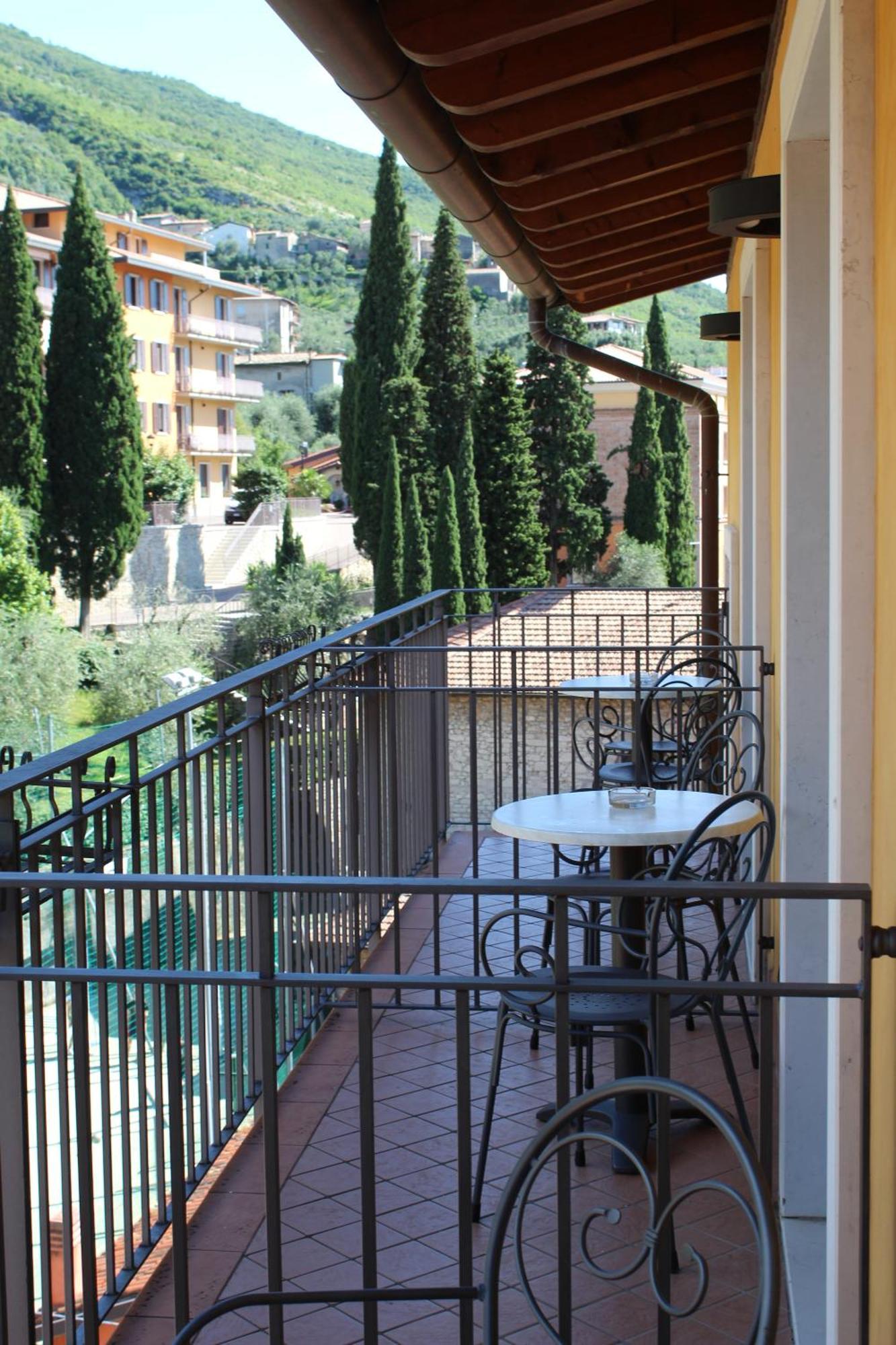 Garda Family House Hotel Castelletto Di Brenzone Exterior foto
